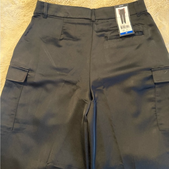 Dkny Pants - NWT 🌟 DKNY Black Satin-Finish Slacks